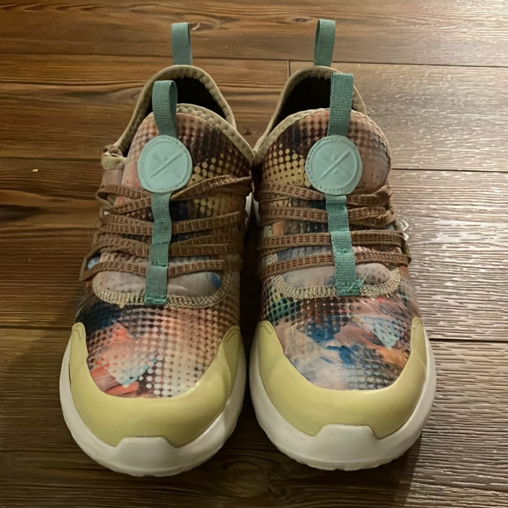 Inkkas Prism Flex Runner Sneaker size 8
